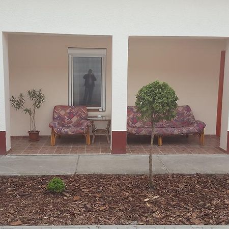 M&M Apartman Tiszafüred Buitenkant foto